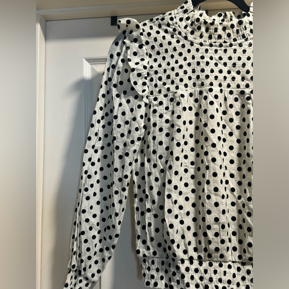 Like New Blu Pepper Women’s Smocked Long Sleeve Blouse Size Medium - Picture 2 of 6